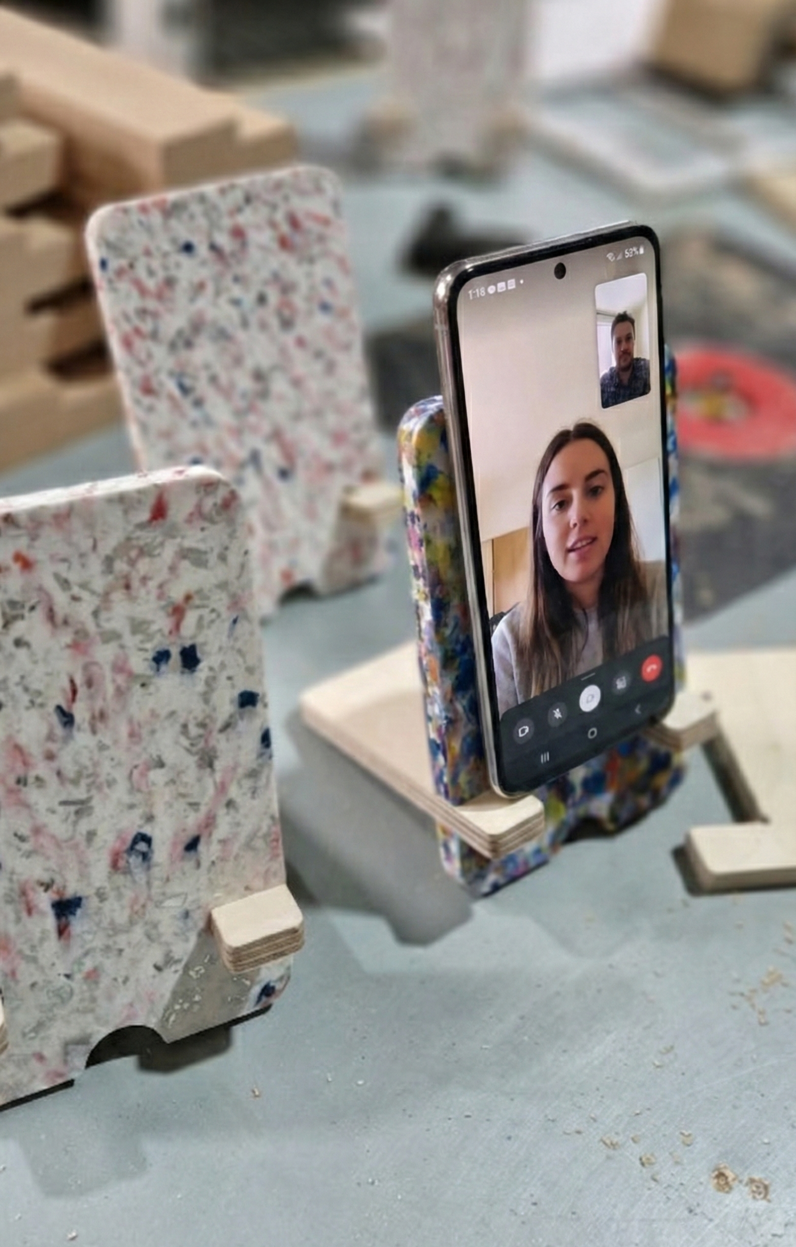 Support téléphone upcyclé Sphaeraplas